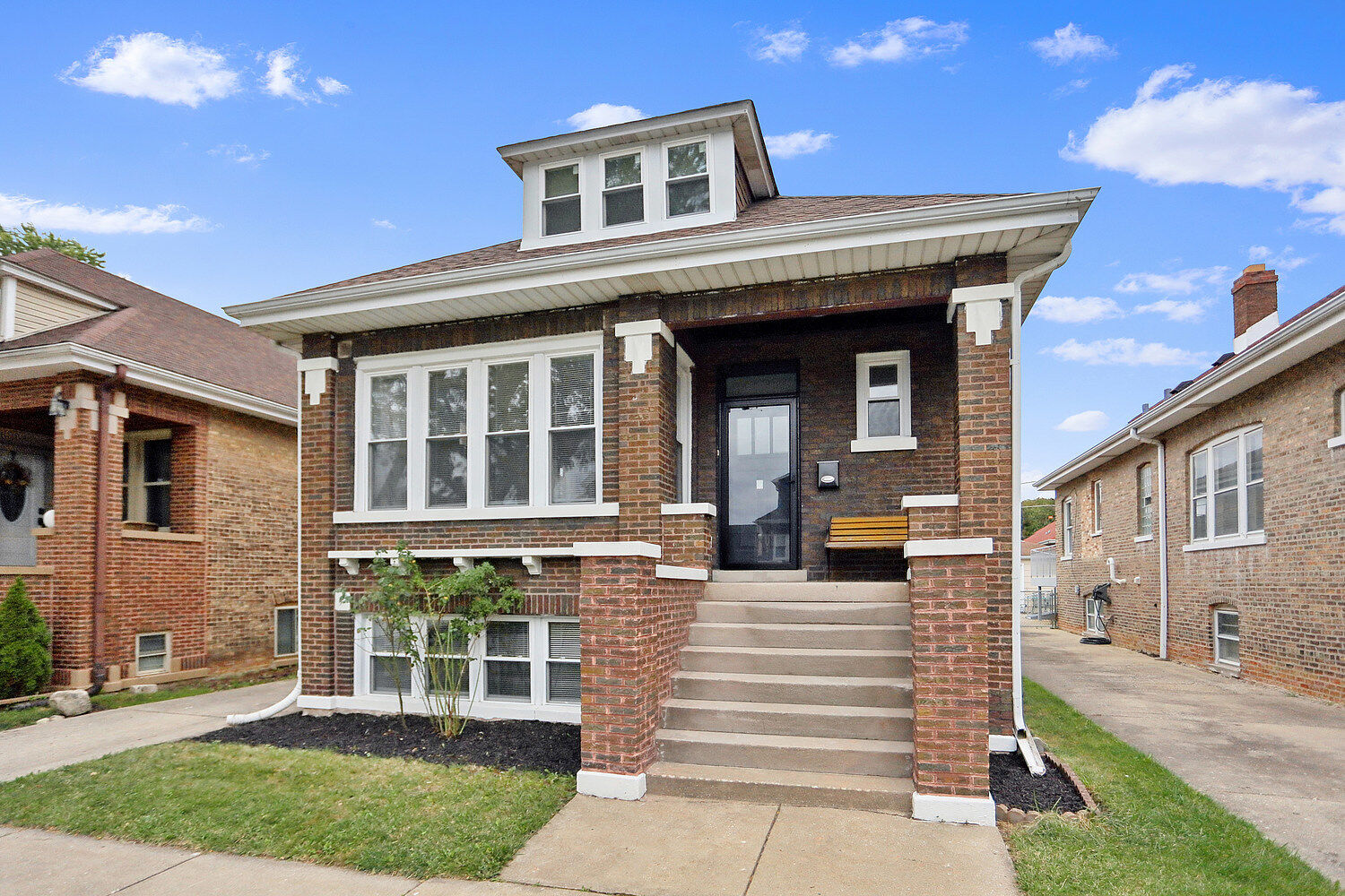 Property Photo:  2336 Scoville Avenue  IL 60402 