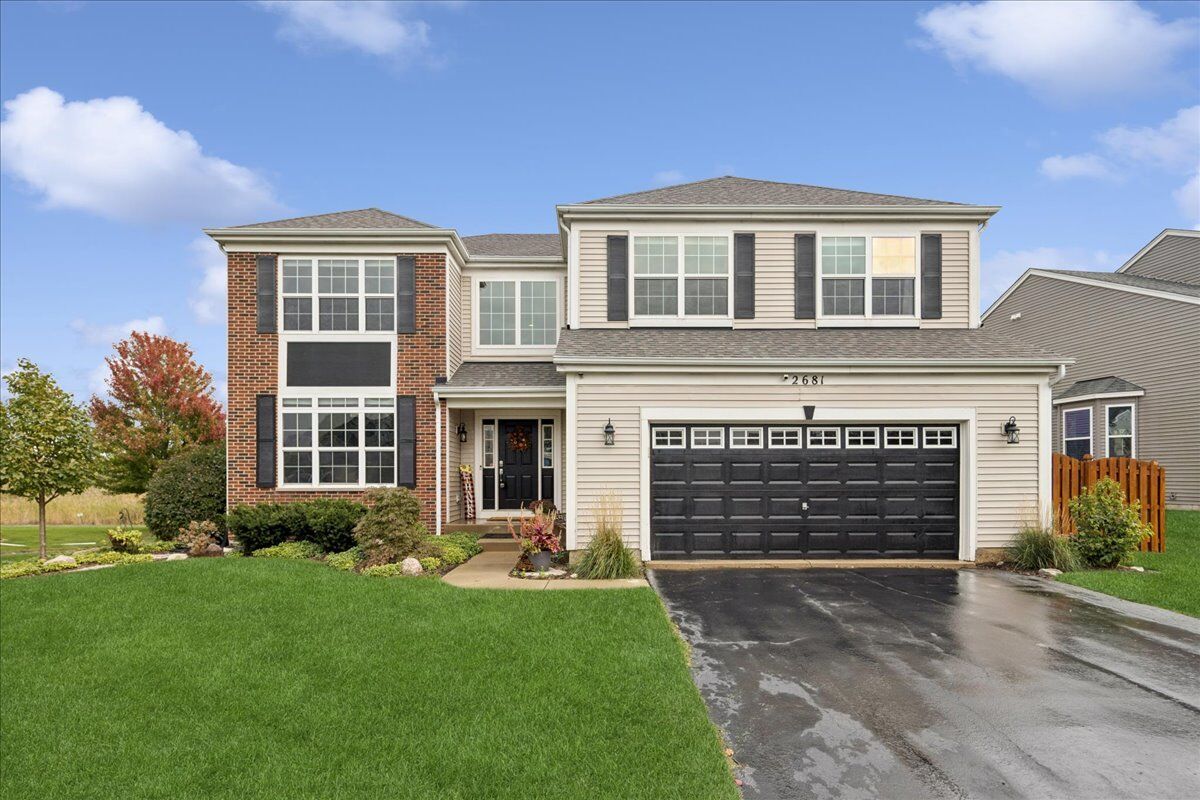 Property Photo: 2681 Braeburn Way IL 60098