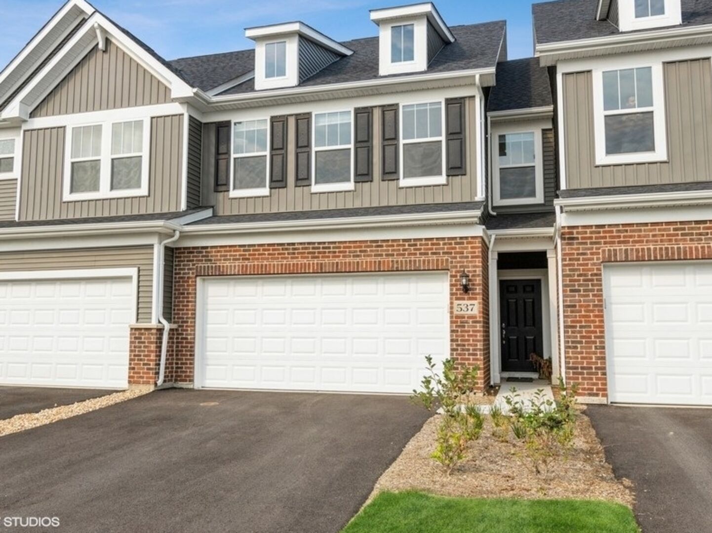 Property Photo: 537 Watercress Drive IL 60504