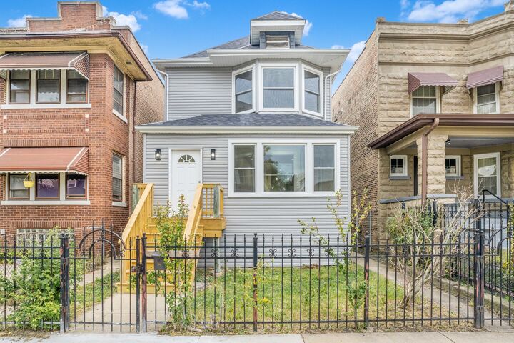 821 N Lockwood Avenue  Chicago IL 60651 photo
