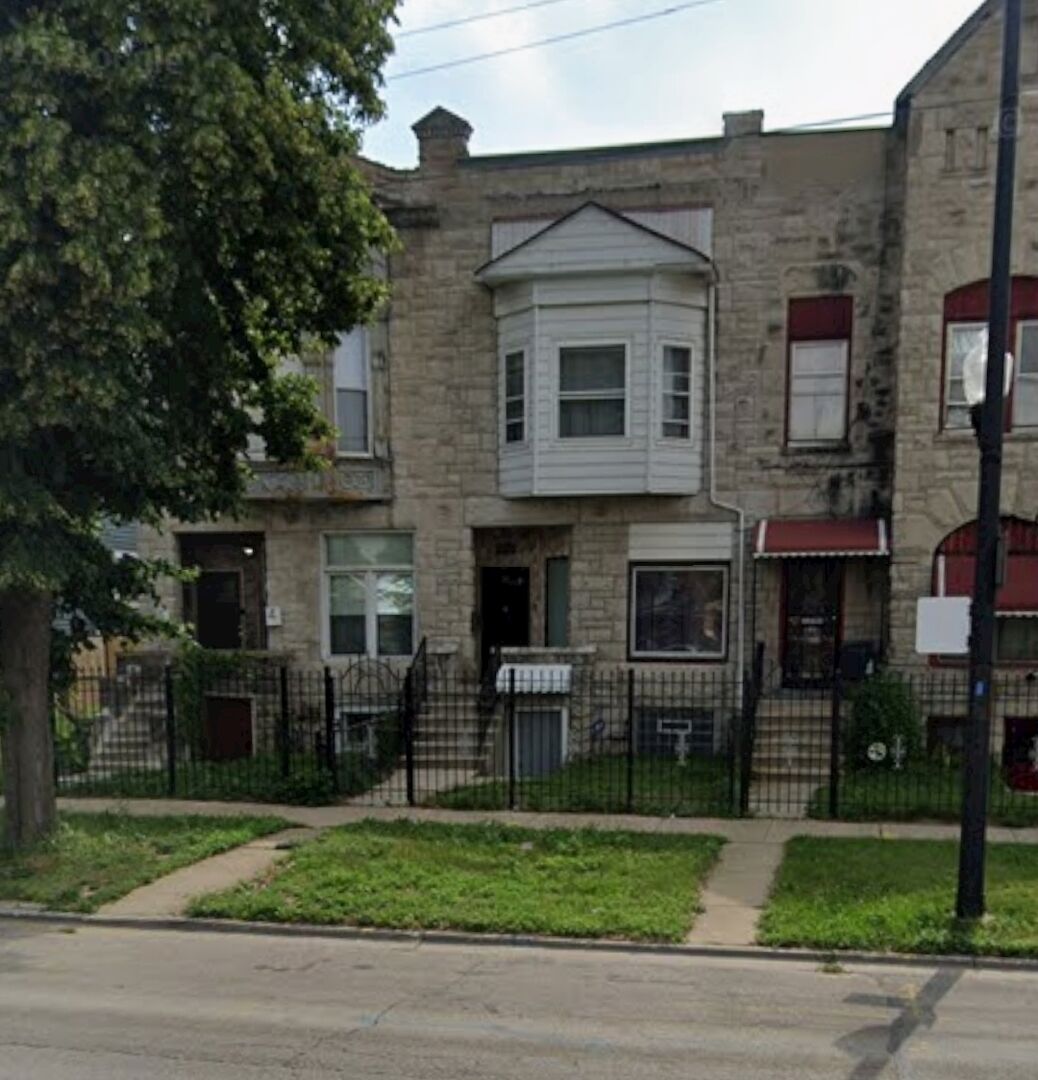 Property Photo: 4049 S Indiana Avenue IL 60653