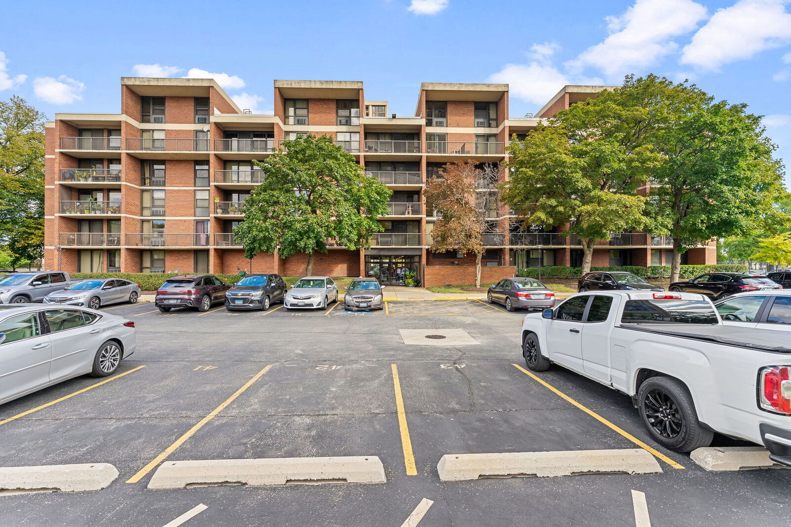 Property Photo: 2941 S Michigan Avenue 407 IL 60616