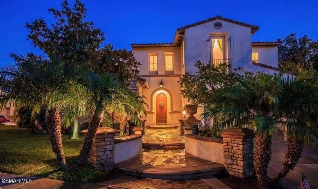 Property Photo:  60 Via El Toro  CA 91320 