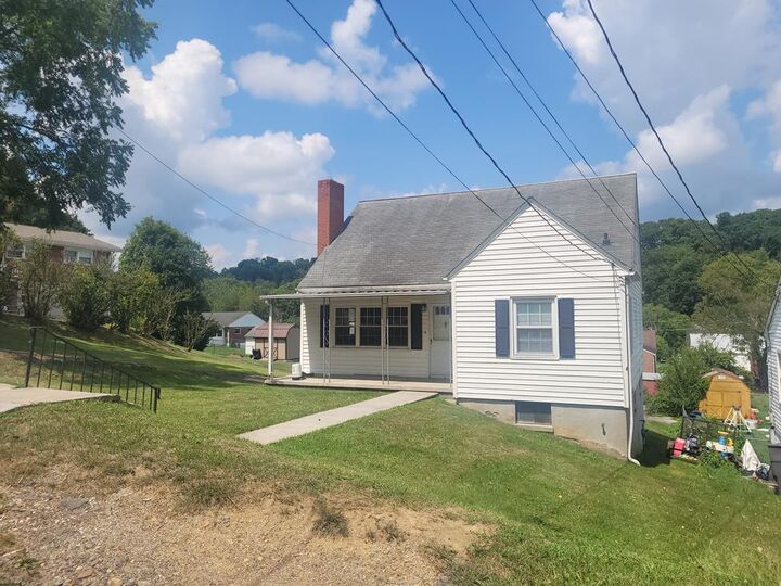 Property Photo:  1720 Whitethorn St Ext  WV 24701 