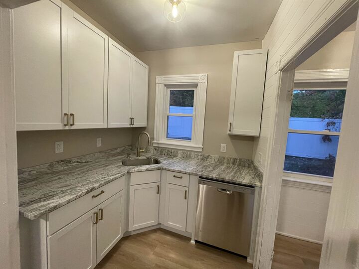 Property Photo: 118 W Hillcrest Avenue NH 03103