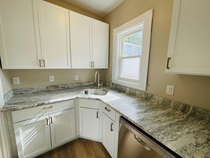 Property Photo: 118 W Hillcrest Avenue NH 03103