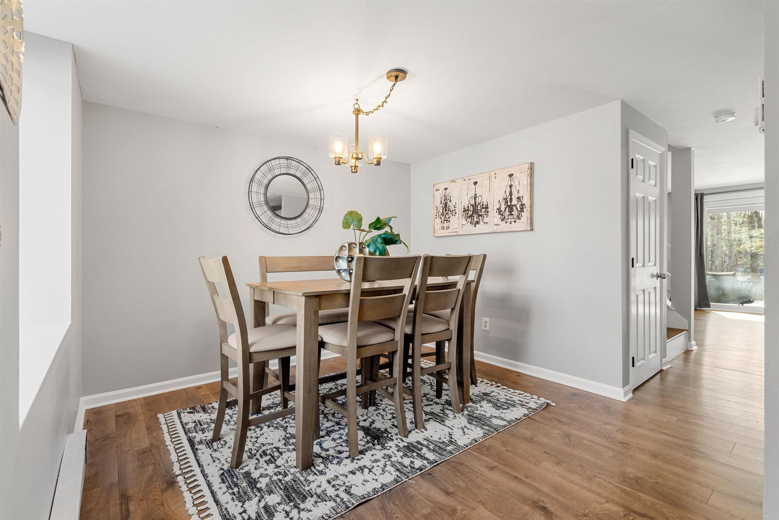 Property Photo:  10 Kingston Court  NH 03054 