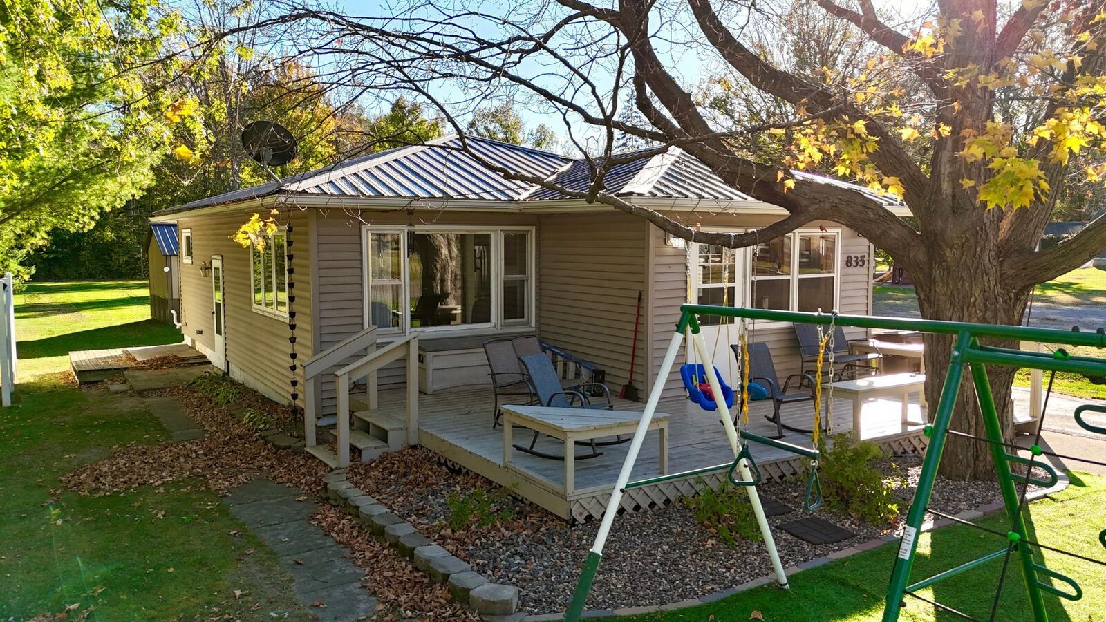 Property Photo: 835 Isle Street W MN 56342