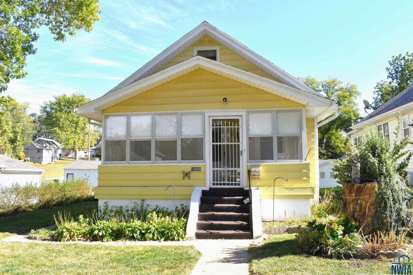 Property Photo: 1004 S Helen St IA 51106