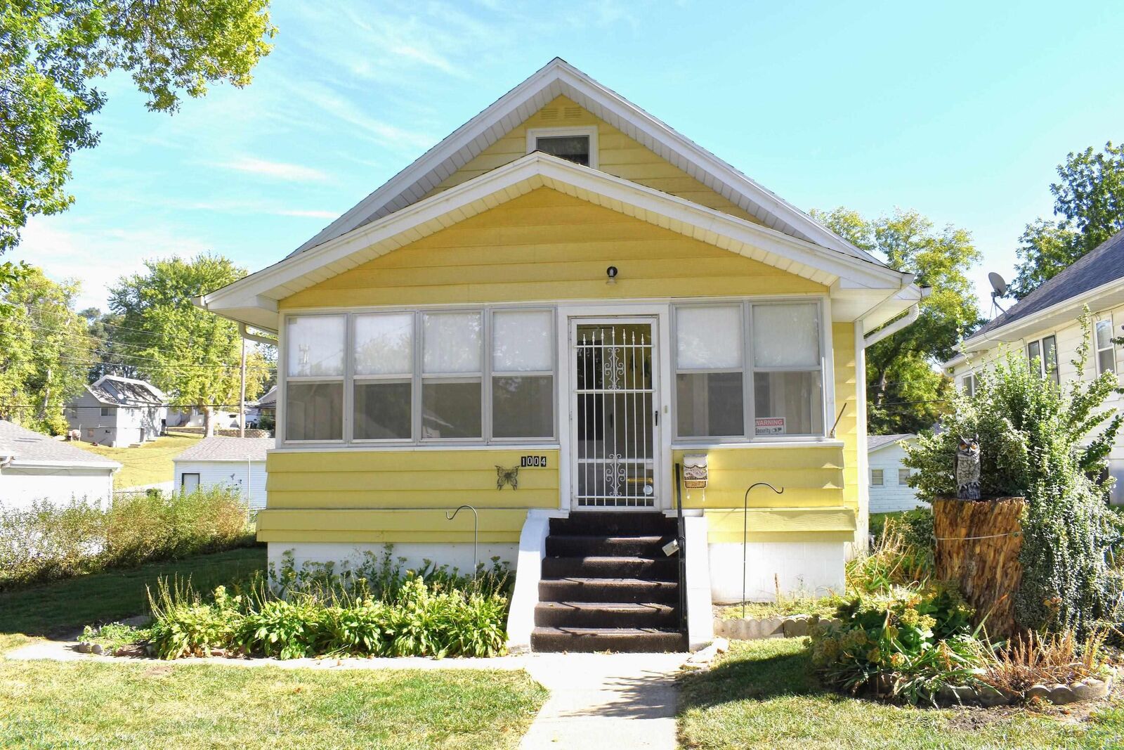 Property Photo: 1004 S Helen St IA 51106