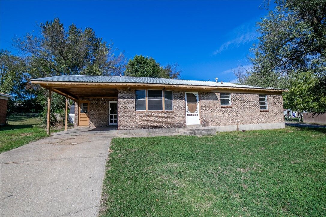 Property Photo: 2300 Cottonwood Place AR 72762