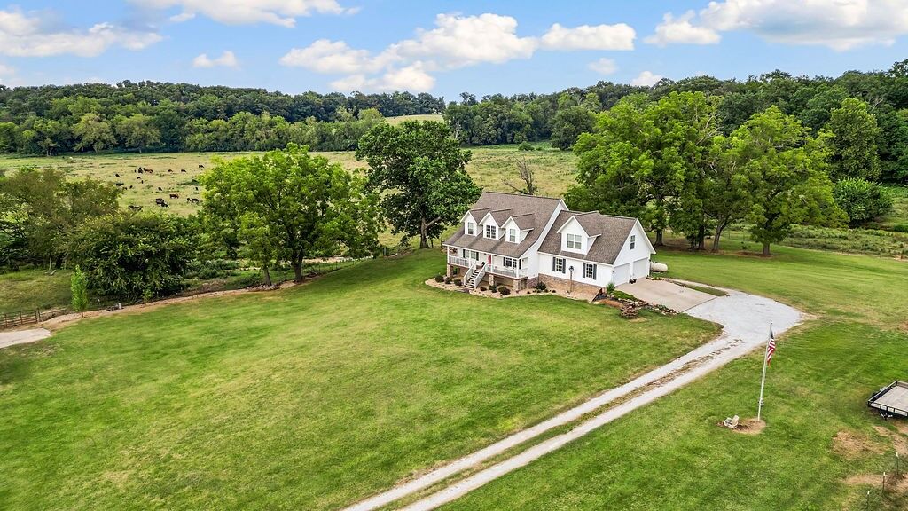 Property Photo: 4020 Hayden Road AR 72751