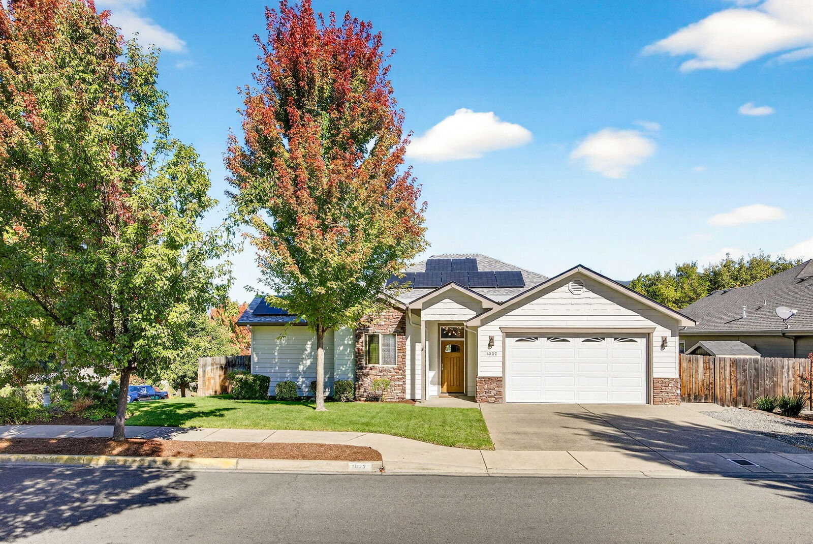 Property Photo:  1022 SE Jerrine Street  OR 97527 