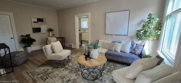 Property Photo: 39 Park Avenue ON N3S 5H2