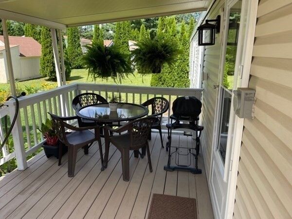 Property Photo:  322 Poplar Ave  MA 01566