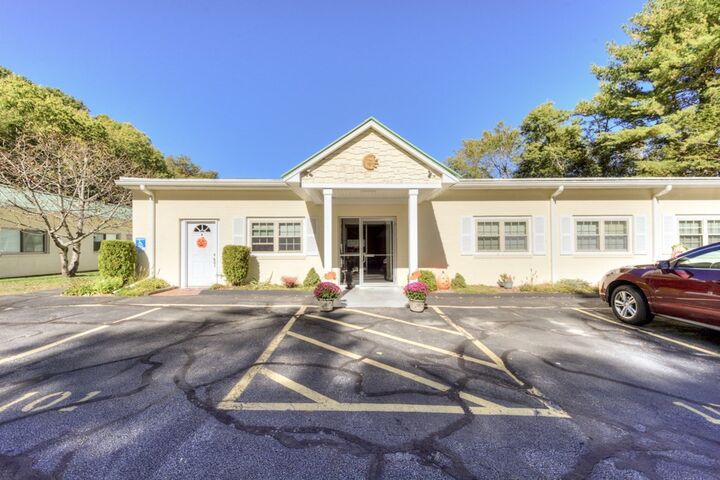 Property Photo:  215 Mill St 113  MA 01602
