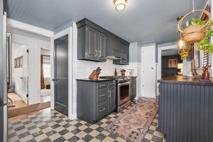 Property Photo:  192 School St  MA 01701 