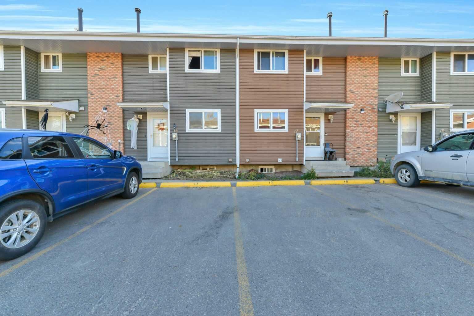Property Photo: 5806 61 Street 17 AB T4N 6H6
