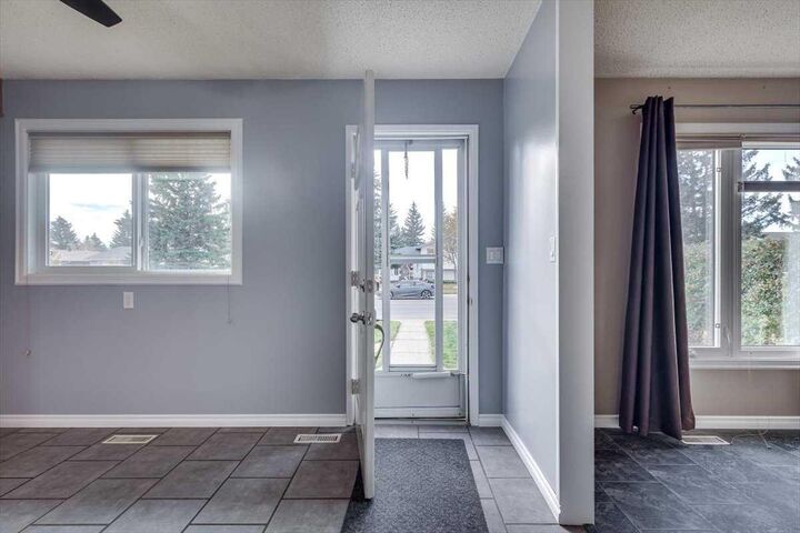 Property Photo: 104 Nash Street AB T4P 1P2