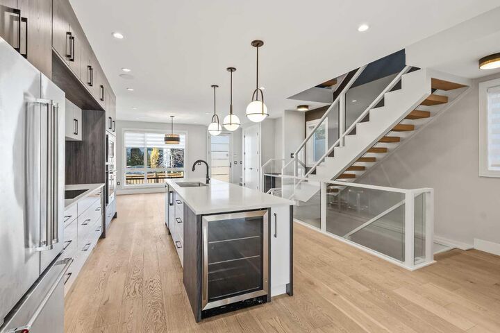 720 15 Street NW  Calgary AB T2N 2B2 photo