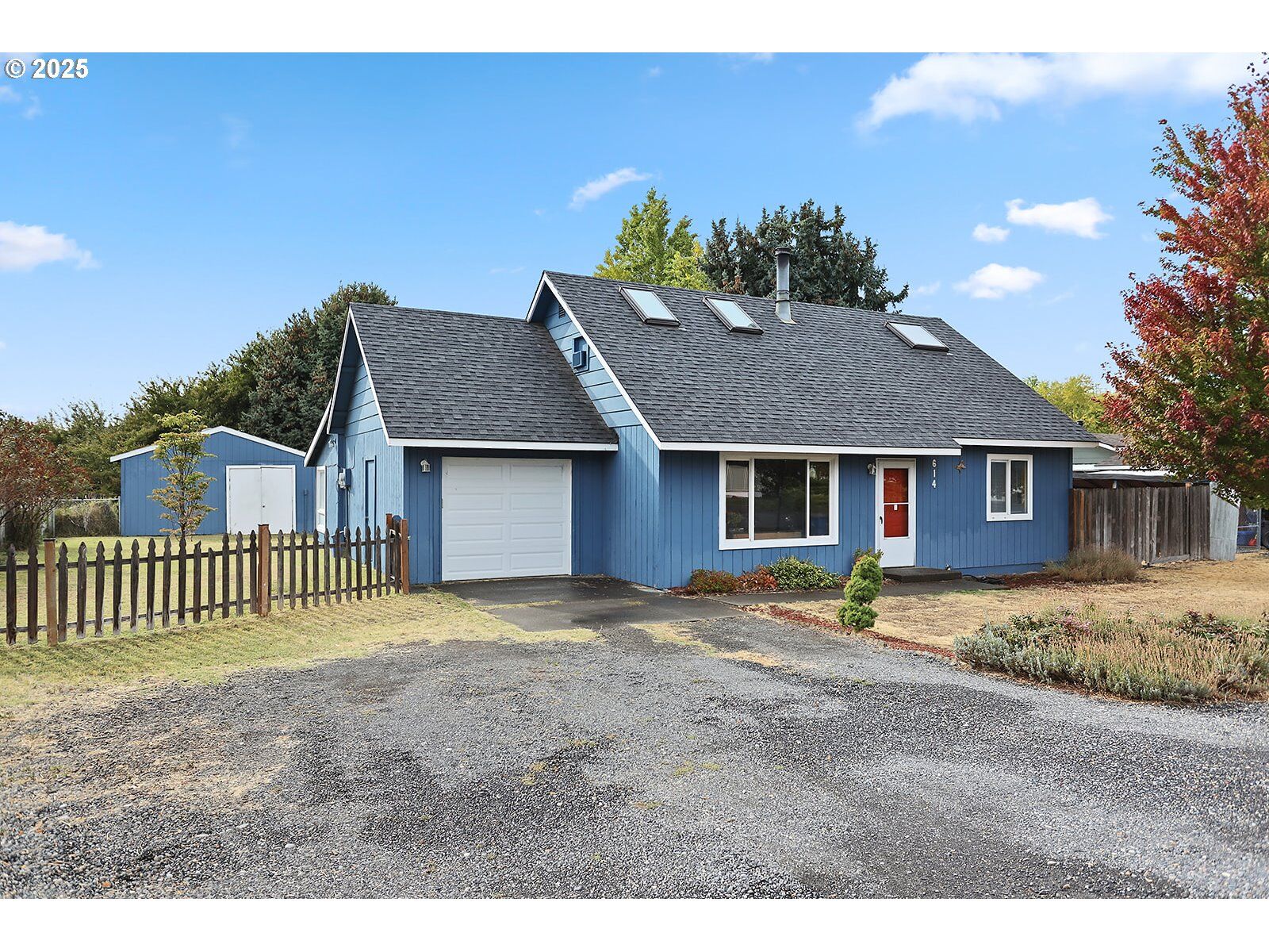 Property Photo: 614 5th Ave WA 98617