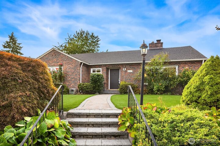 3117  Mount Rainier Drive S  Seattle WA 98144 photo