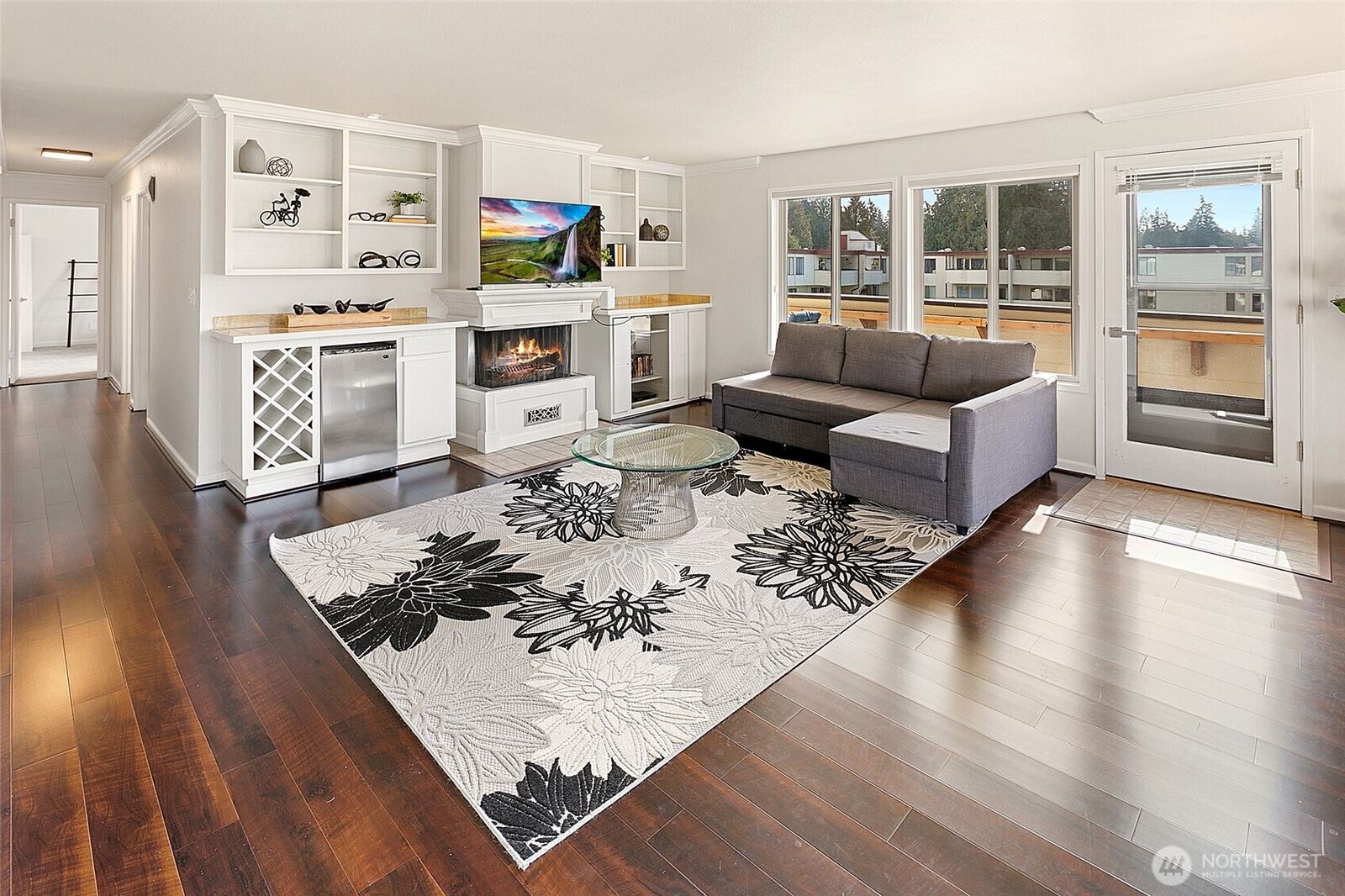 Property Photo:  8516  196th Street SW 302  WA 98026 