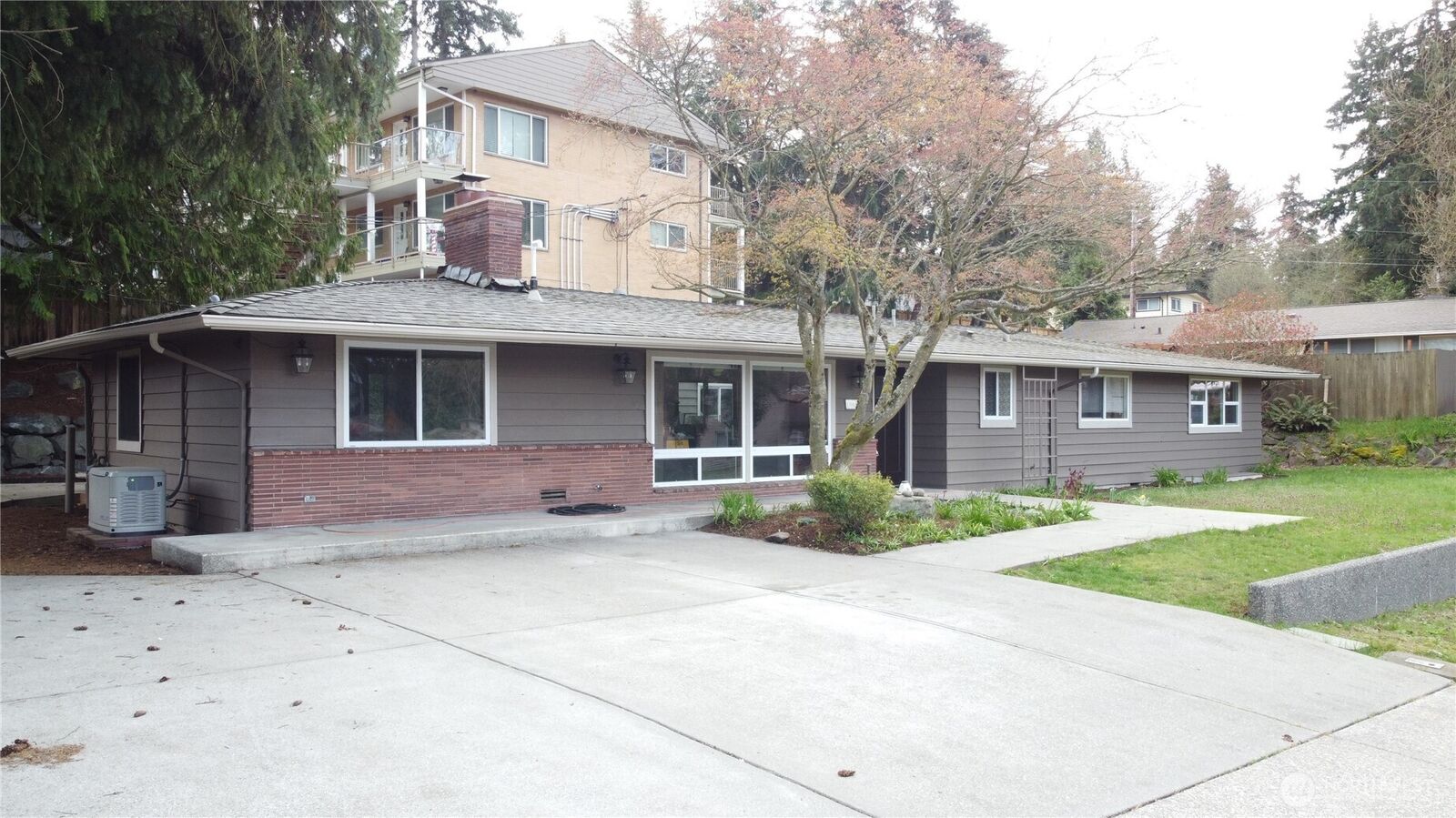 Property Photo:  19607  Heinz Place  WA 98036 