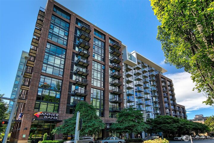 Property Photo:  2911  2nd Avenue 313  WA 98121 