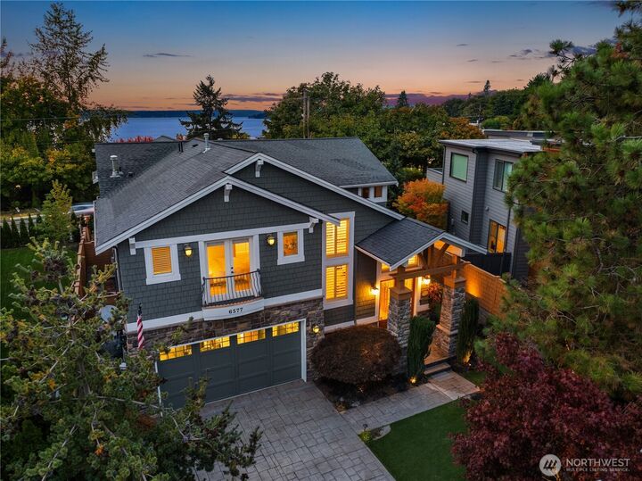 6577  102nd Avenue NE  Kirkland WA 98033 photo