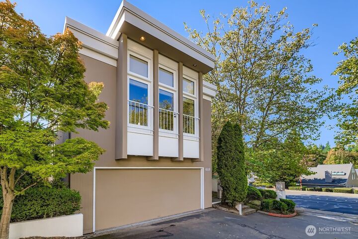 608  Bellevue Way SE F1  Bellevue WA 98004 photo