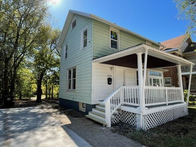 Property Photo: 1530 Chestnut Street IL 61102