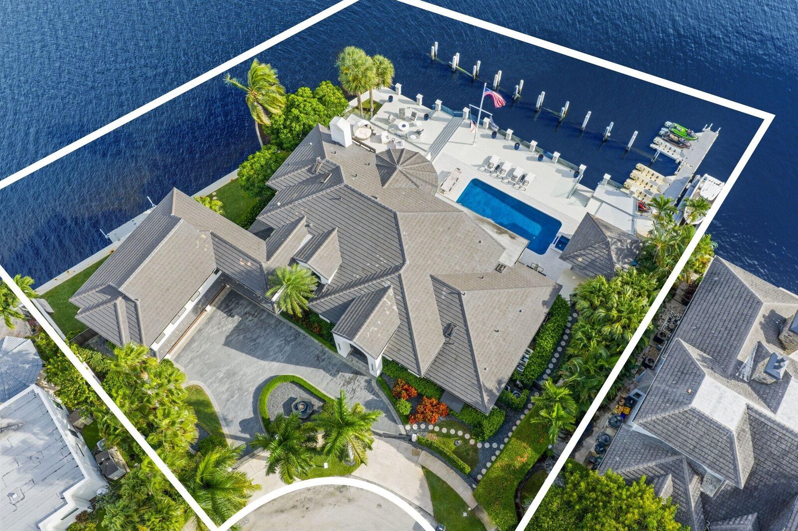 Property Photo:  7400 NE Orchid Bay Terrace  FL 33487 