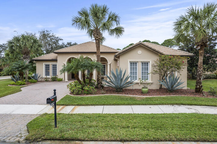 Property Photo: 801 SW Classico Court FL 34986