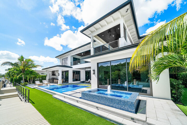 Property Photo:  1560 SW 6th Avenue SW  FL 33486 