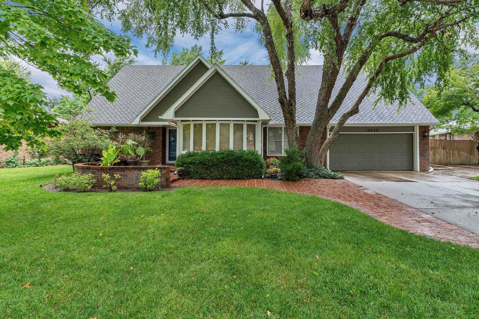 Property Photo: 10238 W Alamo Ct KS 67212