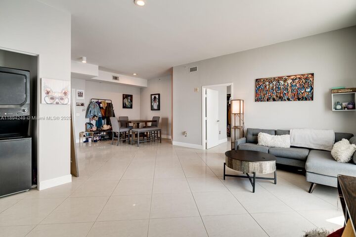 Property Photo: 2275 Biscayne Blvd 905 FL 33137