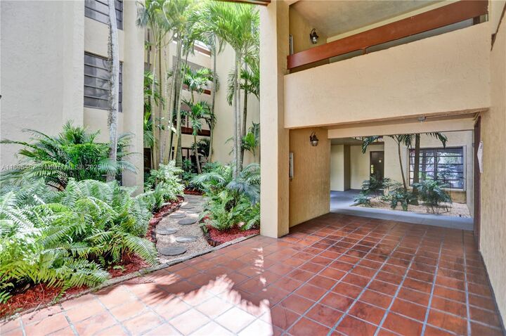 Property Photo: 9285 SW 125th Ave U-101 FL 33186