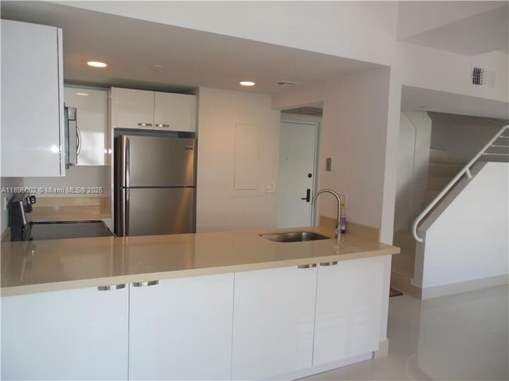 Property Photo: 2801 Florida Ave 417 FL 33133