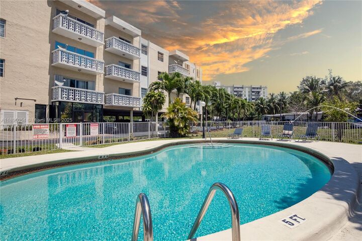 Property Photo: 1801 NE 140th St 306 FL 33181