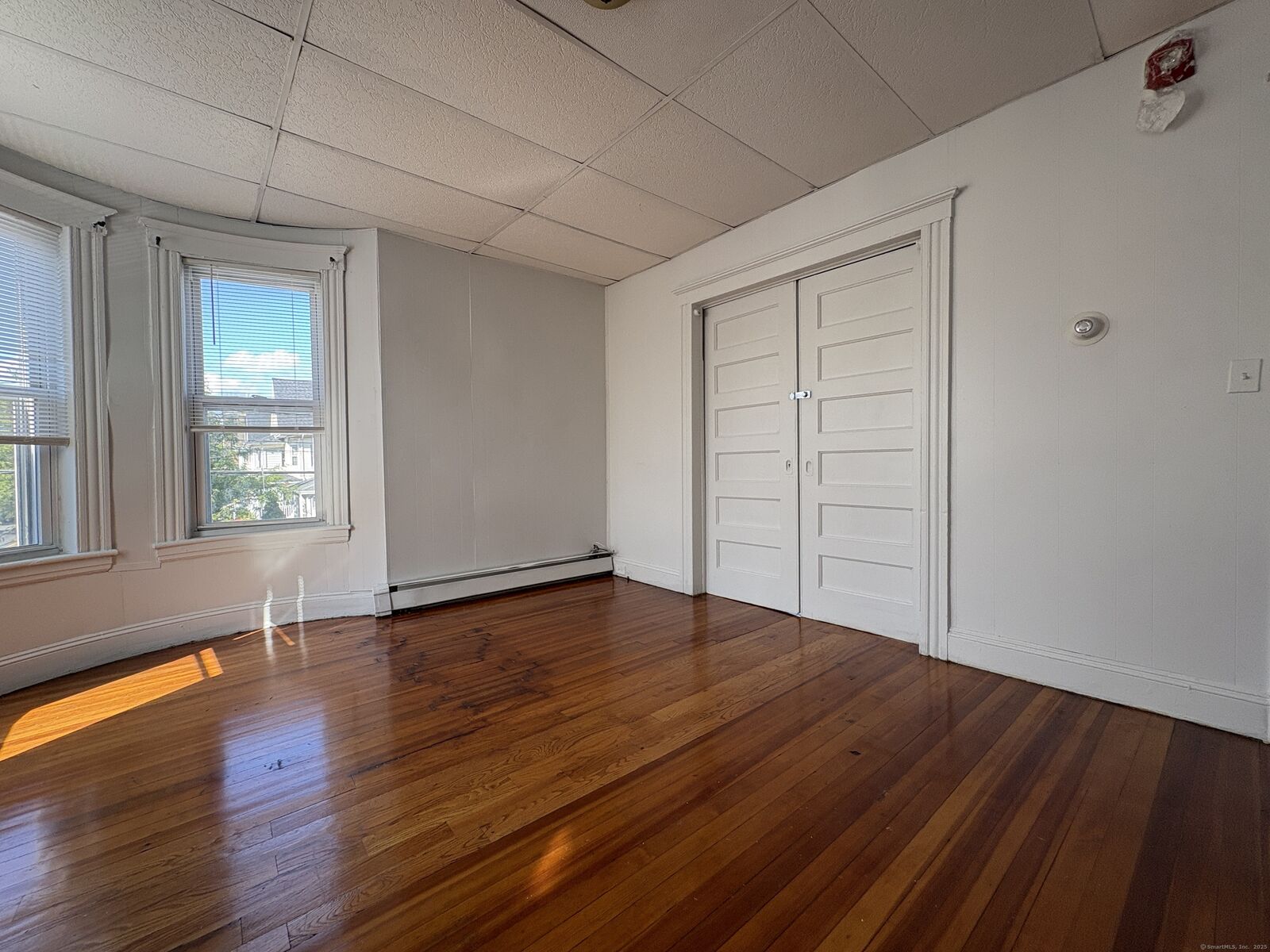 Property Photo:  