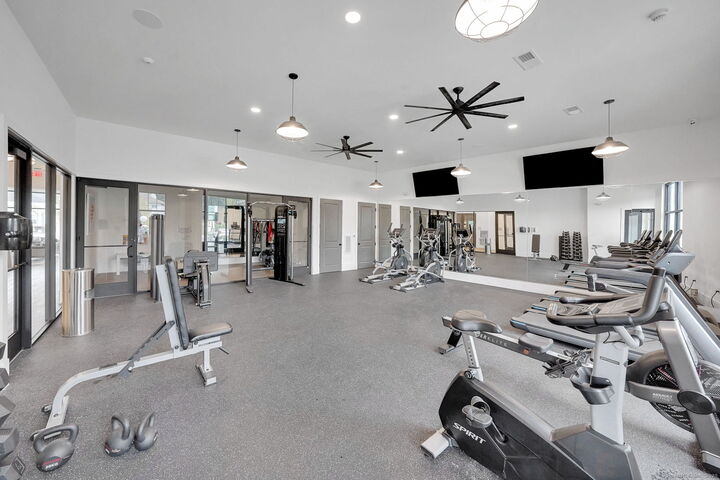 Property Photo: 280 Salmon Brook Street 5106 CT 06035