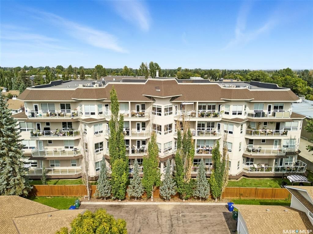 Property Photo: 227 Pinehouse Drive 305 SK S7K 6N9