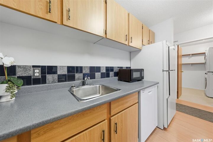 Property Photo: 425 115th Street E 1034 SK S7N 2E5