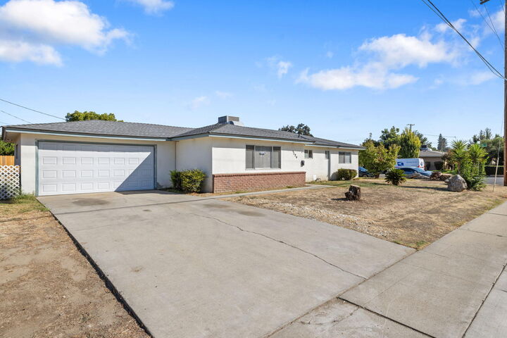 Property Photo:  3124 W Tulare Avenue SW  CA 93277