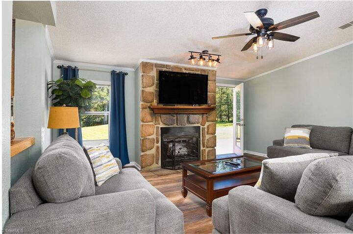 Property Photo: 3225 Courtney Huntsville Road NC 27055