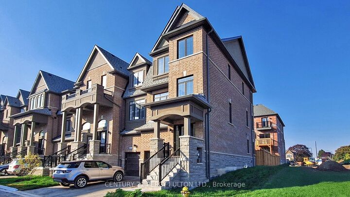 Photo de la propriété:  31 Selfridge Way  ON L1N 0N9