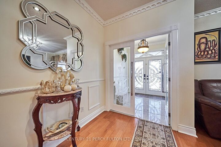 Photo de la propriété:  47 Vineyard Avenue  ON L1P 1X5