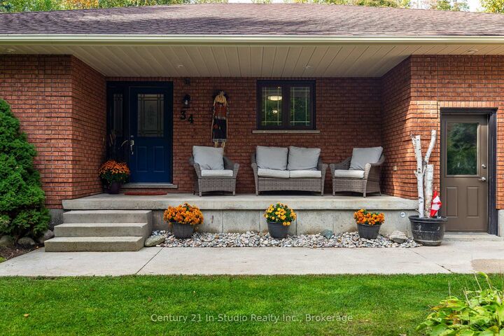 Property Photo: 34 Southampton Parkway ON N0H 2G0