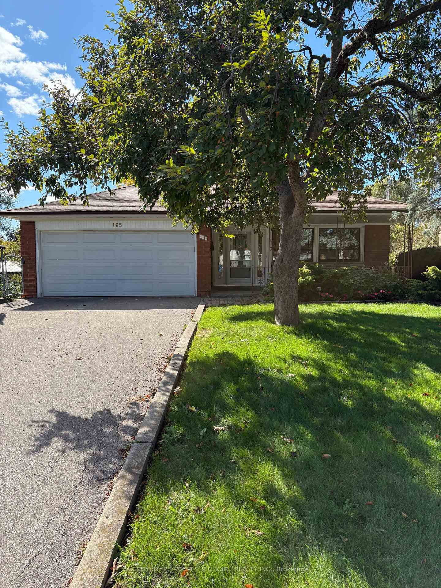 Property Photo:  165 Verobeach Boulevard  ON M9M 1R2